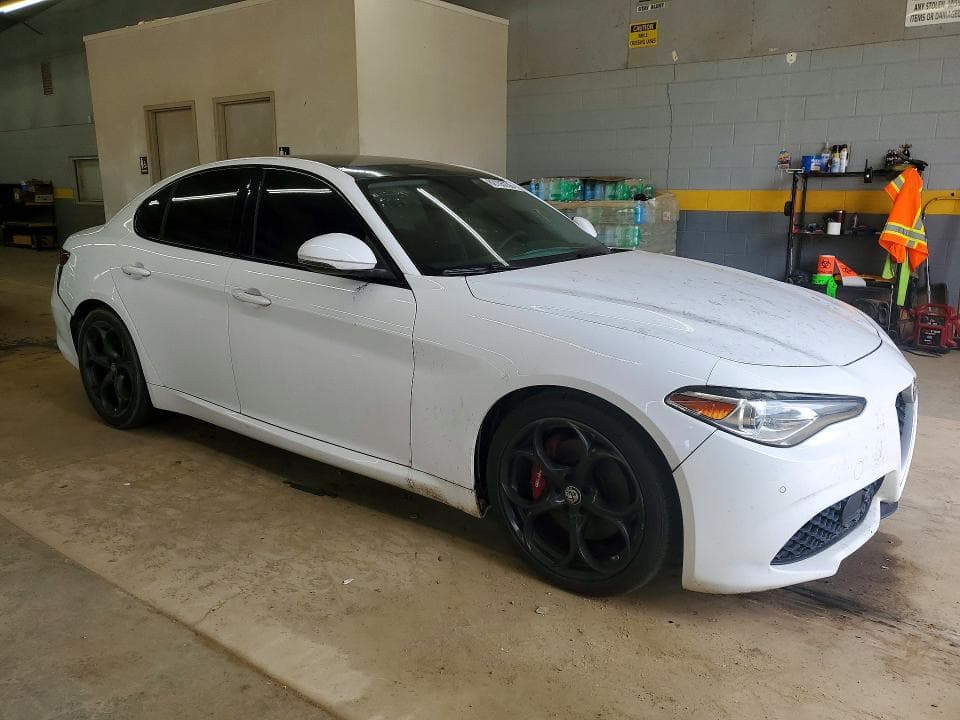 2017 ALFA ROMEO GIULIA TI 4