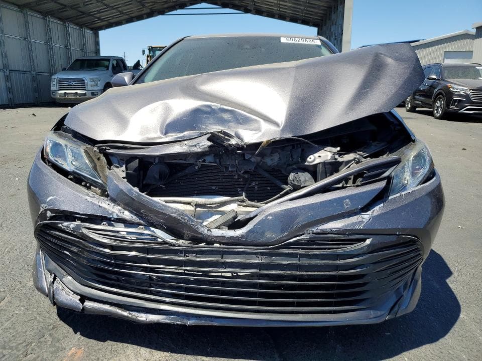2019 TOYOTA CAMRY LE 5