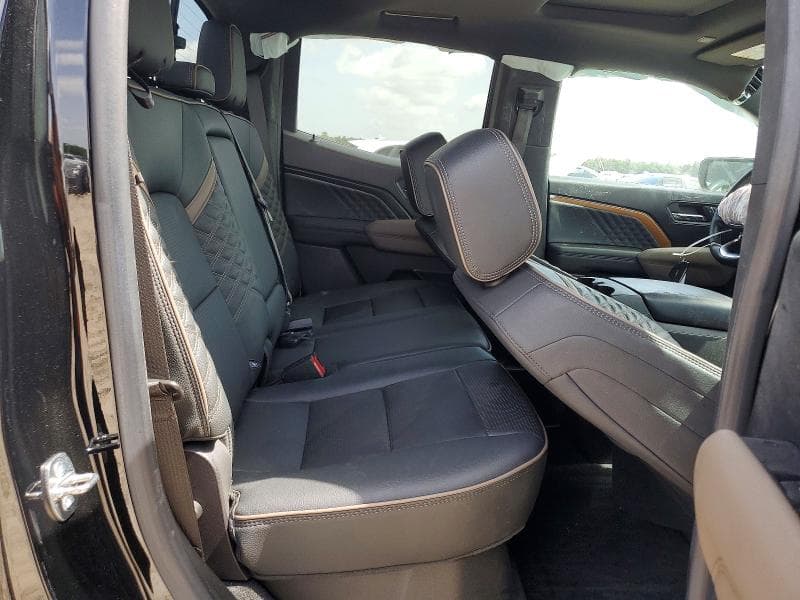 2023 GMC CANYON DENALI 10