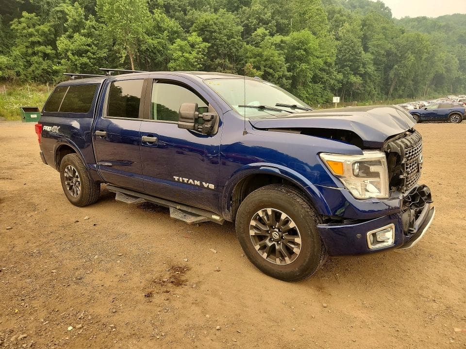 2019 NISSAN TITAN PRO-4X 4