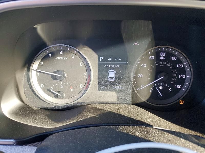 2020 HYUNDAI TUCSON SE 9