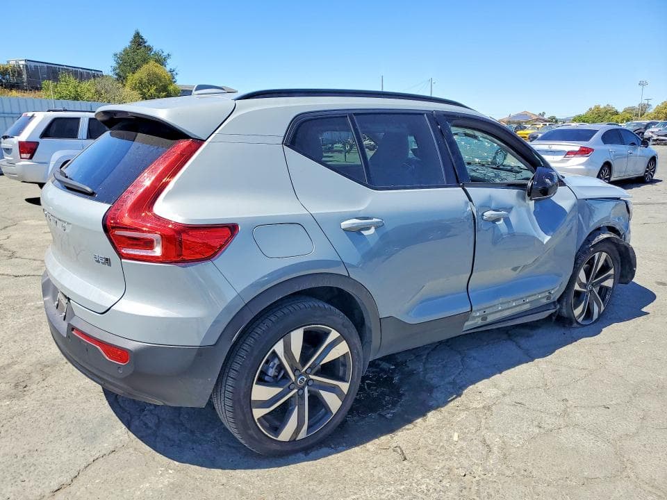 2024 VOLVO XC40 ULTIMATE 3