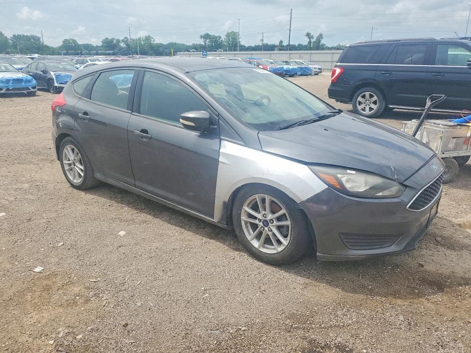 2017 FORD FOCUS SE 4