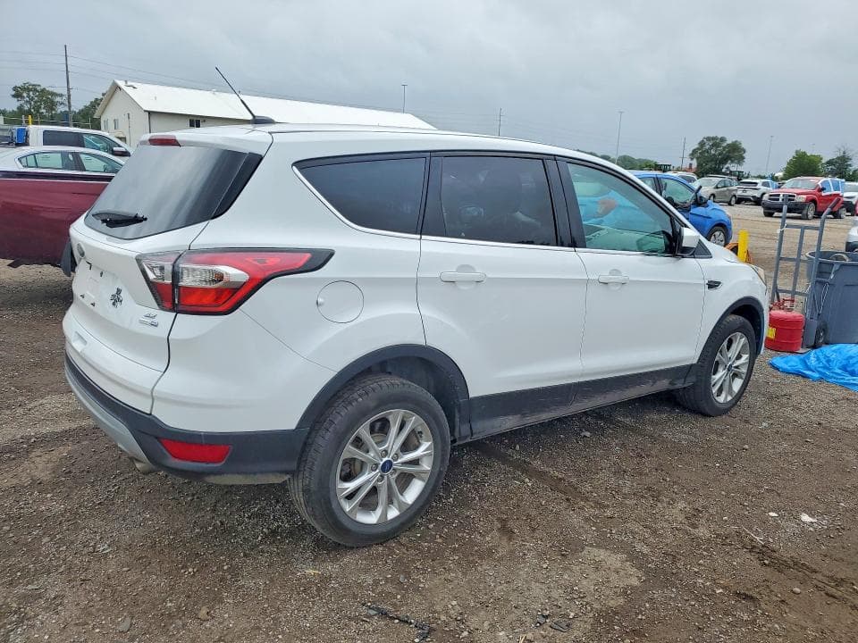 2017 FORD ESCAPE SE 3