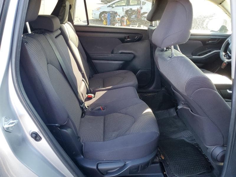 2021 TOYOTA HIGHLANDER LE 11