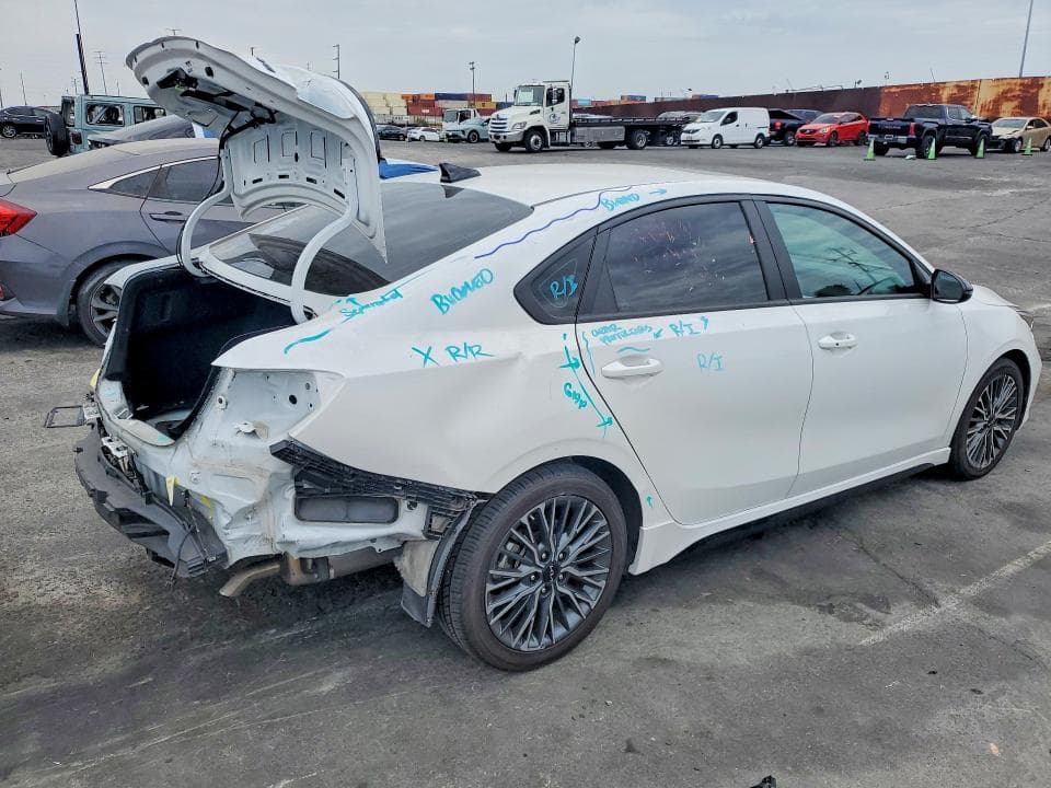 2023 KIA FORTE GT LINE 3