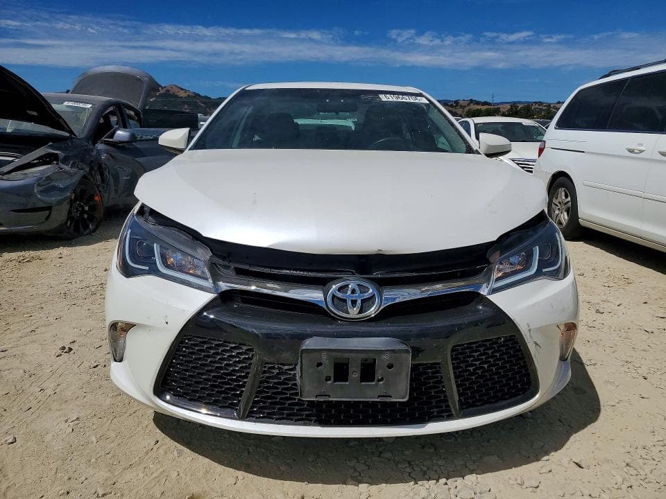 2017 TOYOTA CAMRY SE 5
