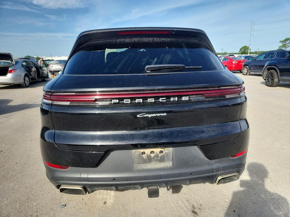 2024 PORSCHE CAYENNE 6