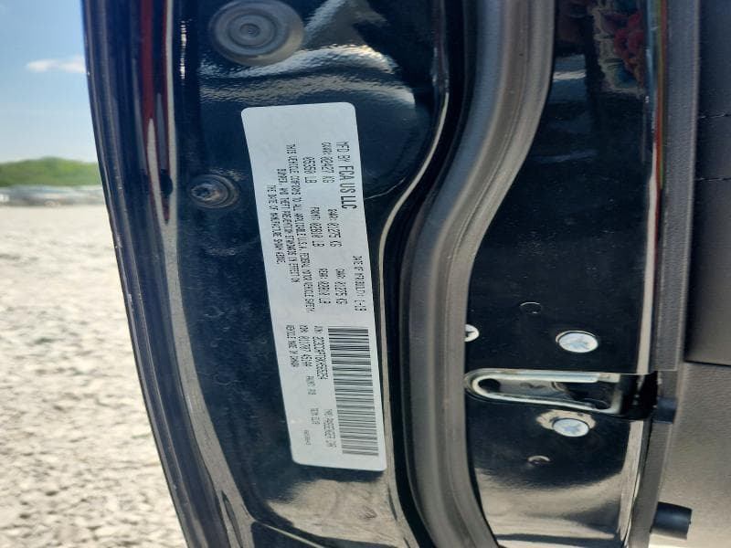 2019 CHRYSLER 300C 12