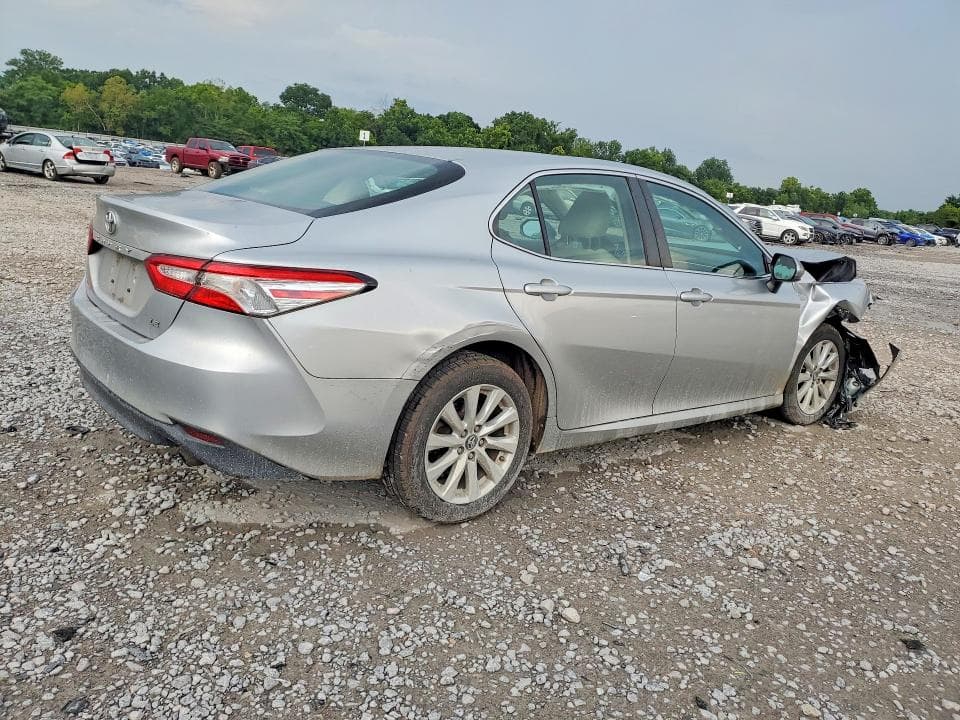 2018 TOYOTA CAMRY LE 3