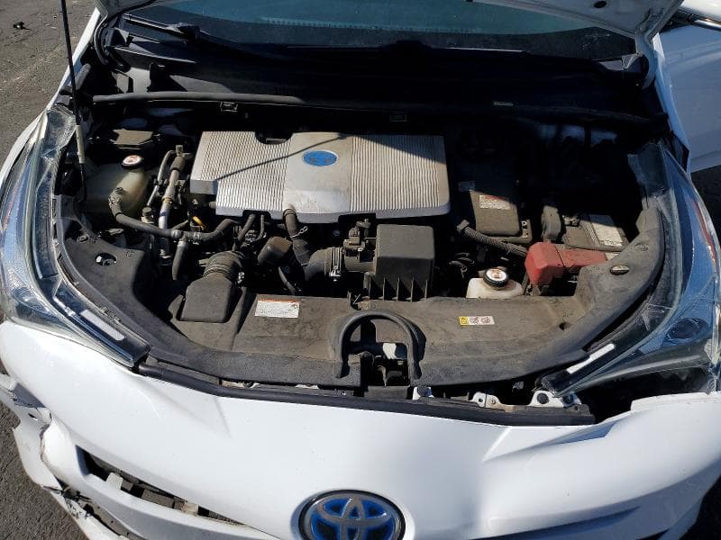 2018 TOYOTA PRIUS THREE 11