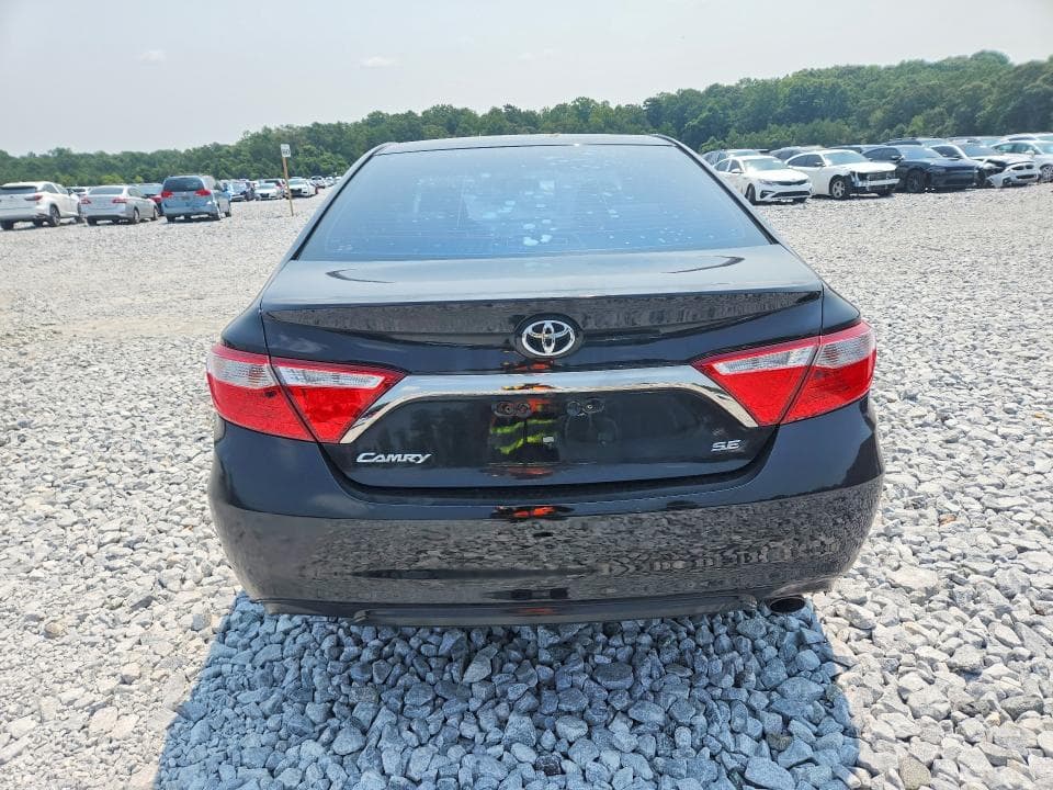 2017 TOYOTA CAMRY SE 6