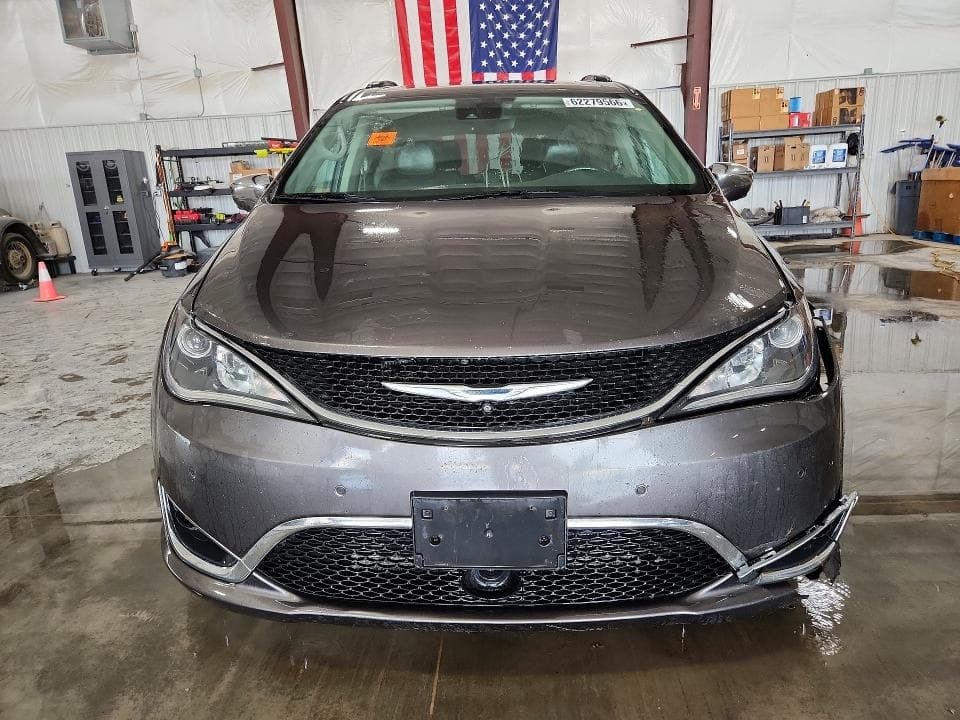 2017 CHRYSLER PACIFICA LIMITED 5