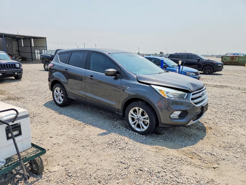 2017 FORD ESCAPE SE 4