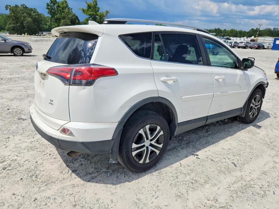 2018 TOYOTA RAV4 LE 3