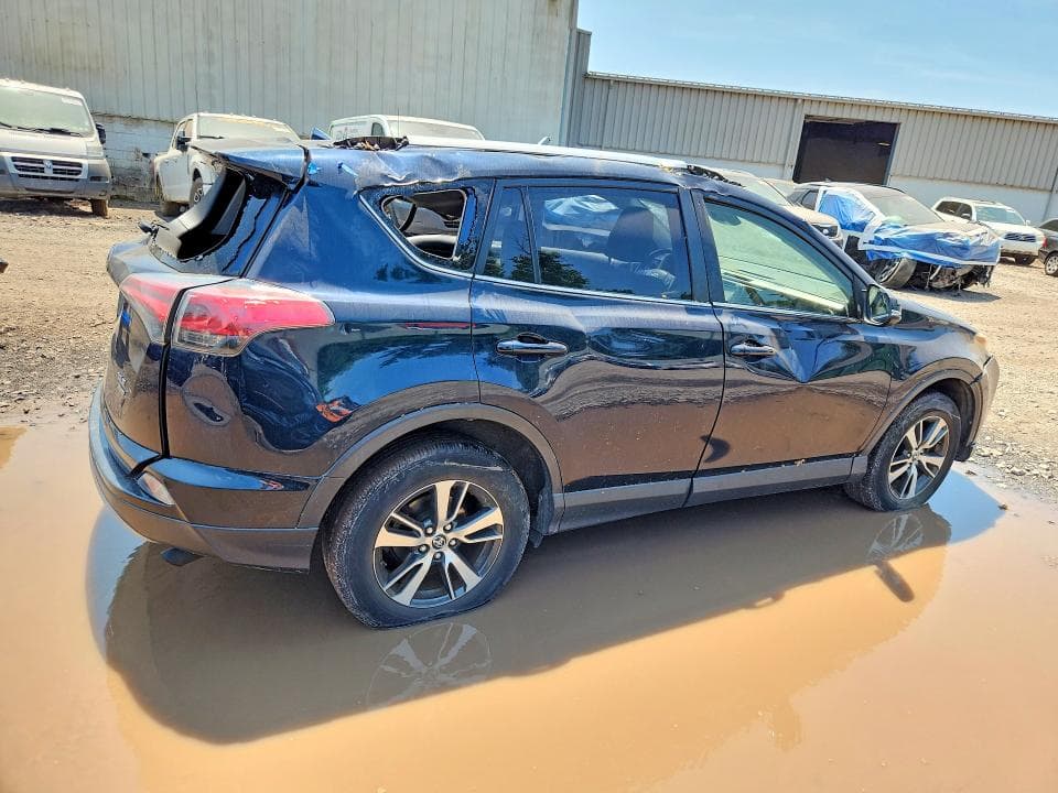 2018 TOYOTA RAV4 XLE 3