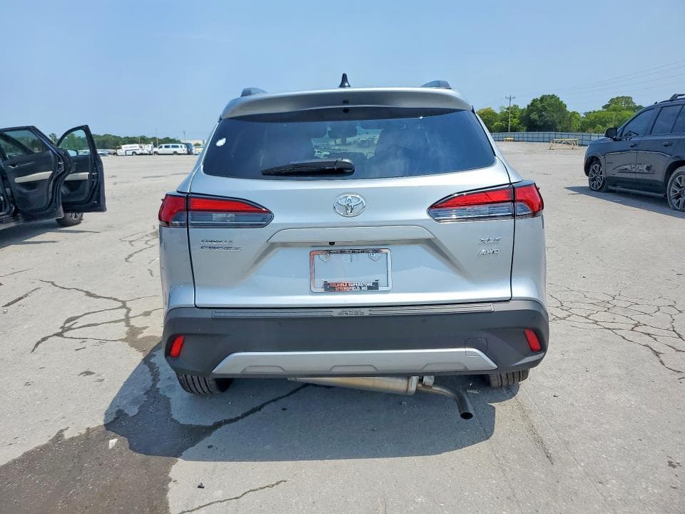2026 TOYOTA COROLLA CROSS XLE 6