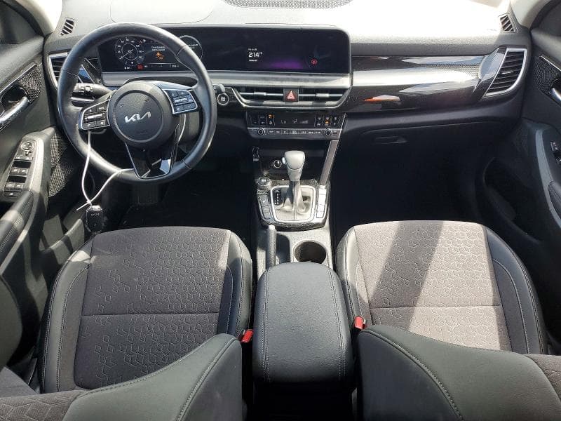 2024 KIA SELTOS S 8
