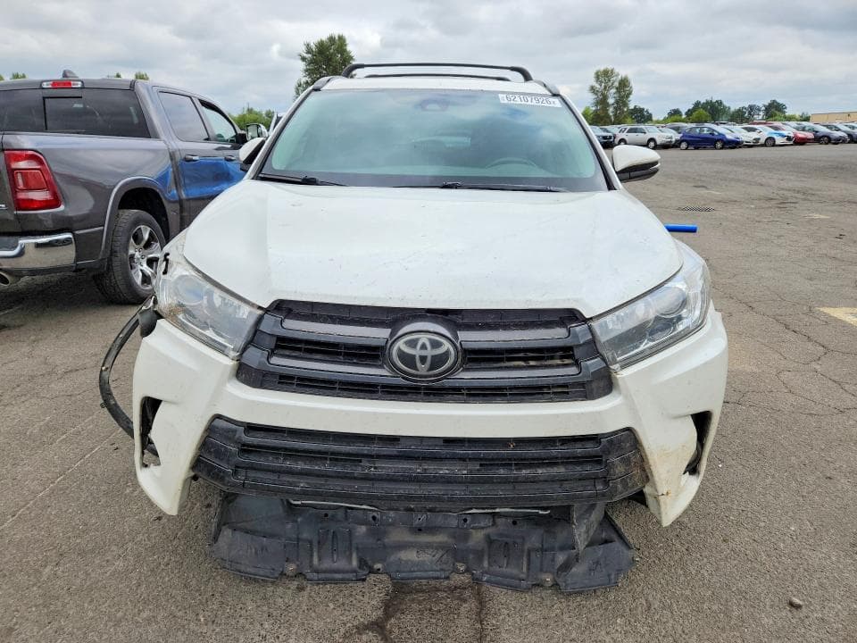 2018 TOYOTA HIGHLANDER SE 5