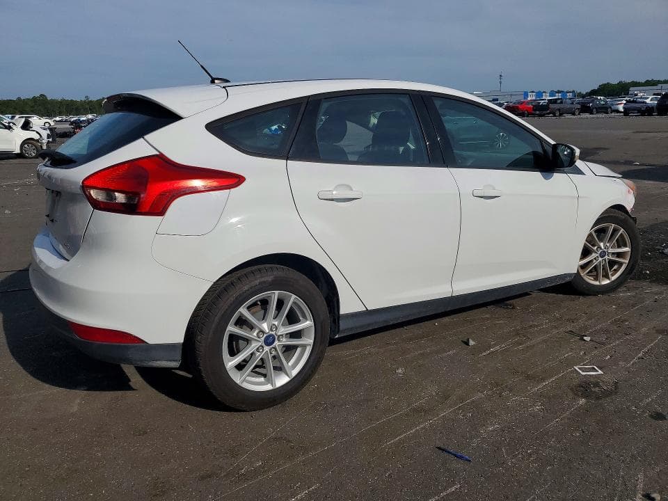 2017 FORD FOCUS SE 3