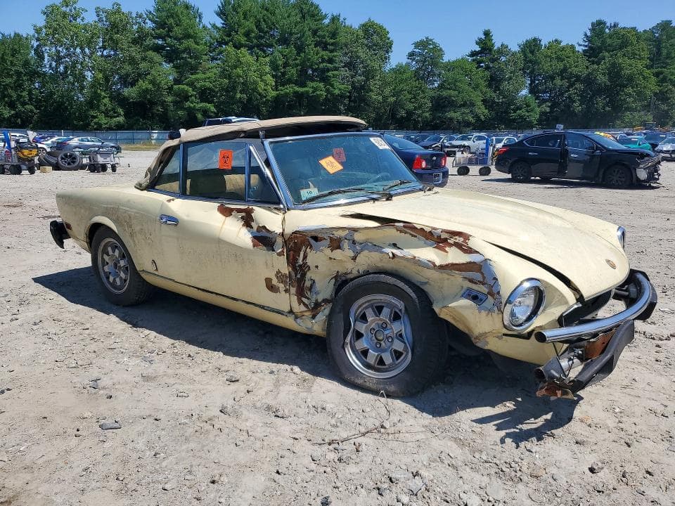 1982 FIAT 124 SPIDER 4