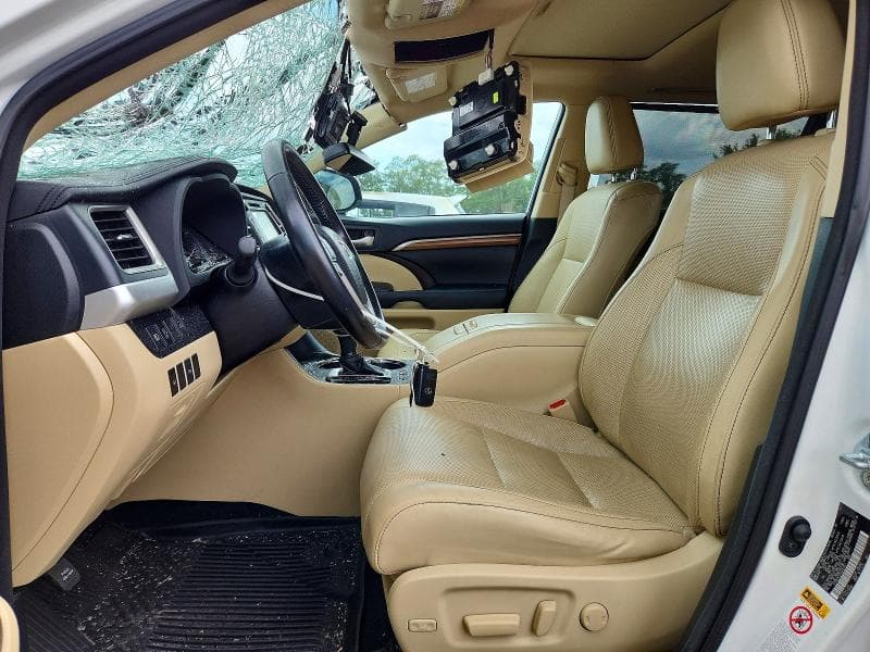 2017 TOYOTA HIGHLANDER LIMITED 7