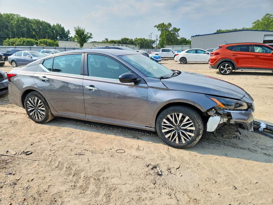 2024 NISSAN ALTIMA SV 4