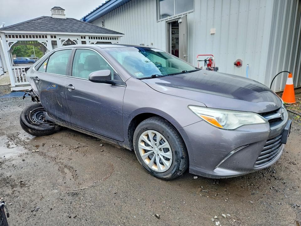 2017 TOYOTA CAMRY LE 4