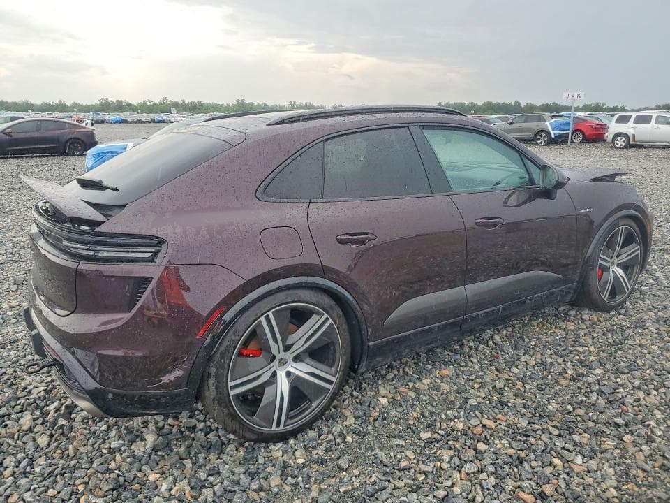 2024 PORSCHE MACAN TURBO 3