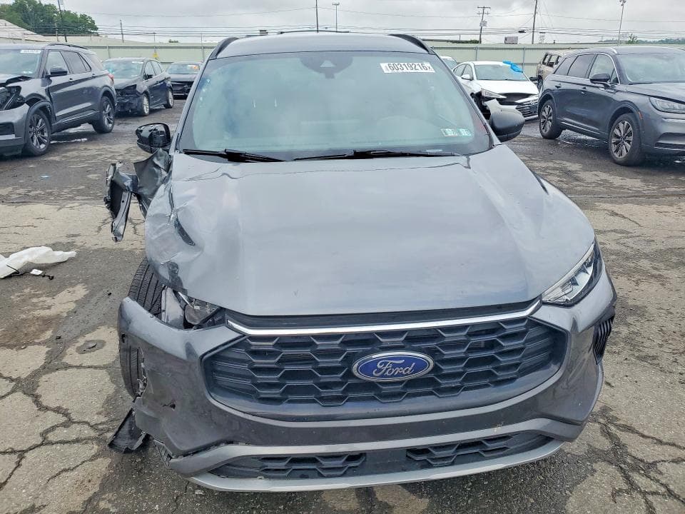 2023 FORD ESCAPE ST LINE 5
