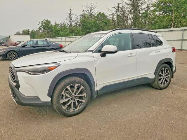2022 TOYOTA COROLLA CROSS XLE - 1