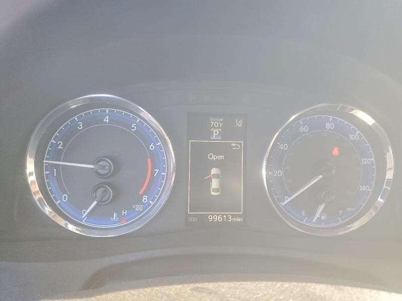 2017 TOYOTA COROLLA SE 9