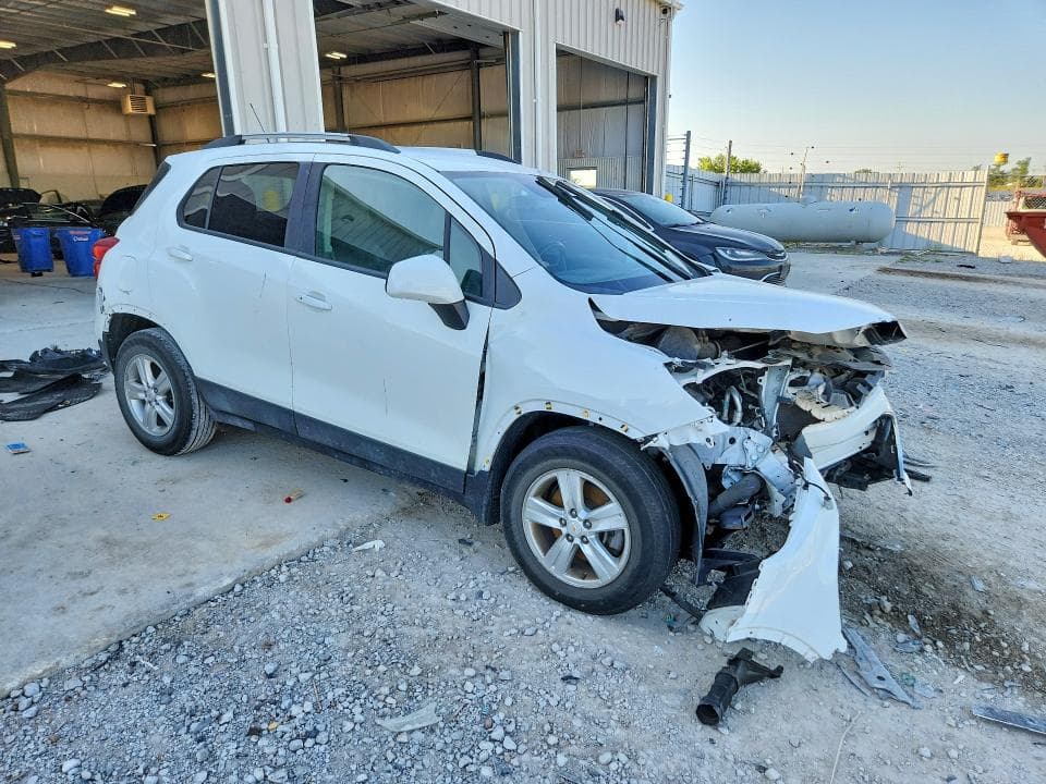 2021 CHEVROLET TRAX 1LT 4