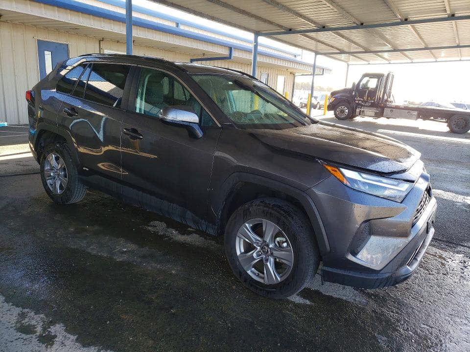 2025 TOYOTA RAV4 HYBRID XLE 4