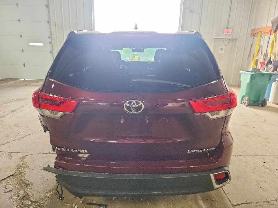 2018 TOYOTA HIGHLANDER LIMITED PLATINUM 6