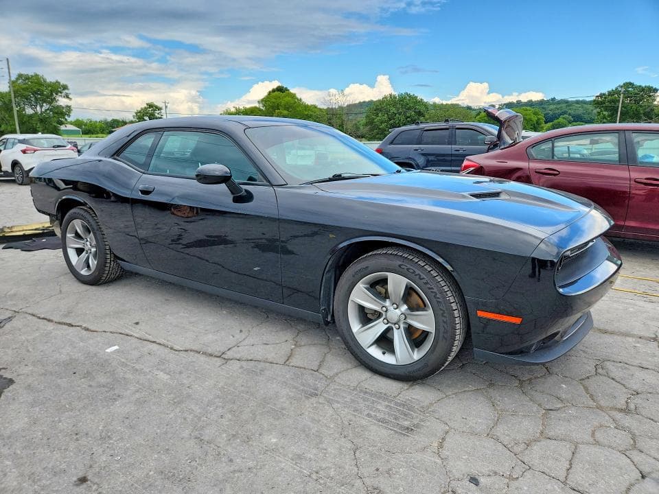 2017 DODGE CHALLENGER SXT 4