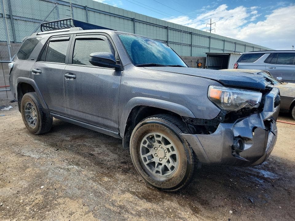 2023 TOYOTA 4RUNNER SR5 4