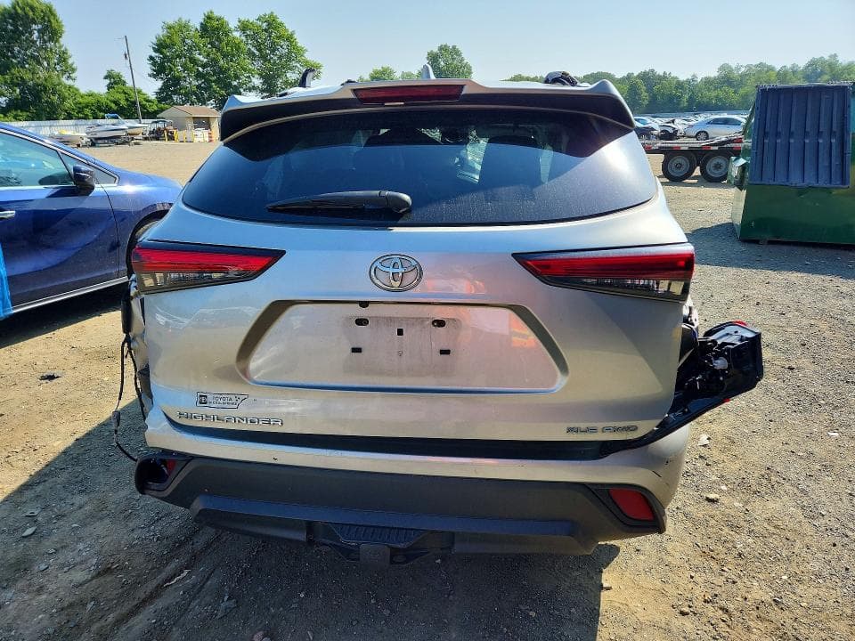 2022 TOYOTA HIGHLANDER XLE 6