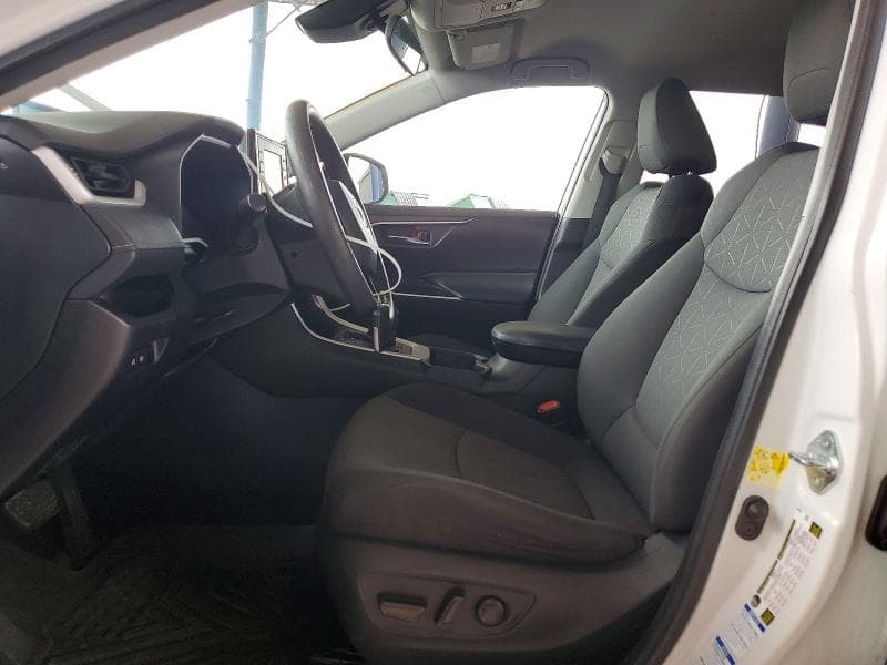 2021 TOYOTA RAV4 XLE 7