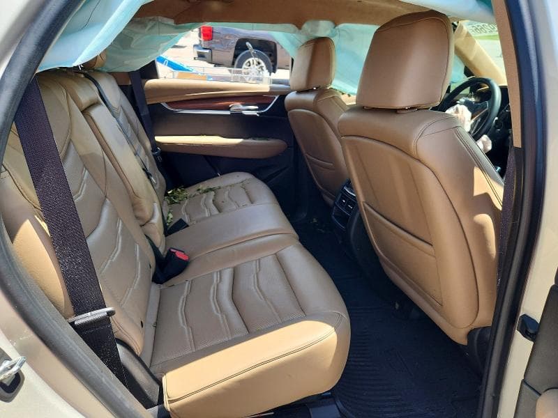 2017 CADILLAC XT5 11