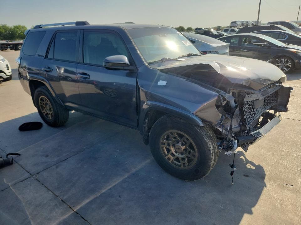 2021 TOYOTA 4RUNNER SR5 4