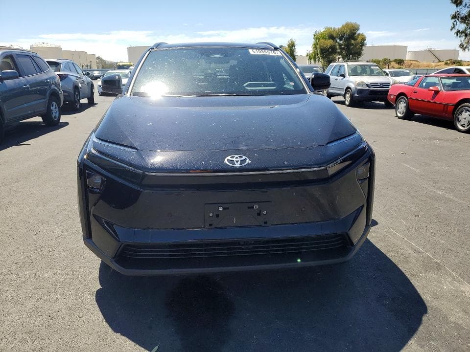2026 TOYOTA BZ XLE PLUS 5