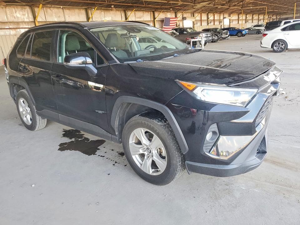 2021 TOYOTA RAV4 XLE 4