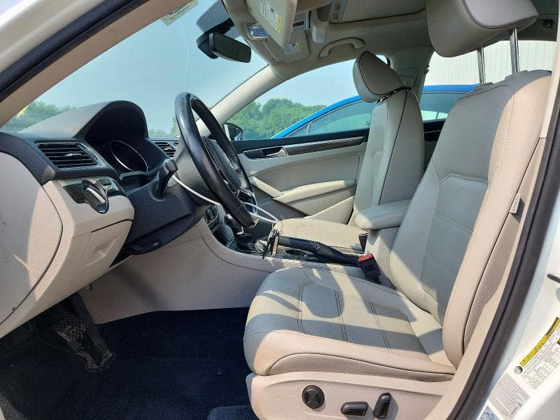 2018 VOLKSWAGEN PASSAT SE 7