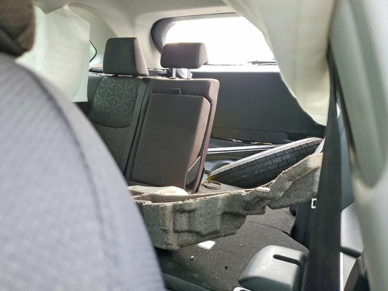 2021 TOYOTA RAV4 XLE 10