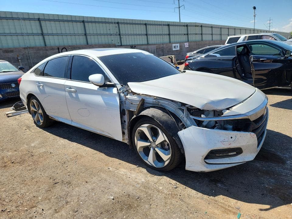 2018 HONDA ACCORD TOURING 4