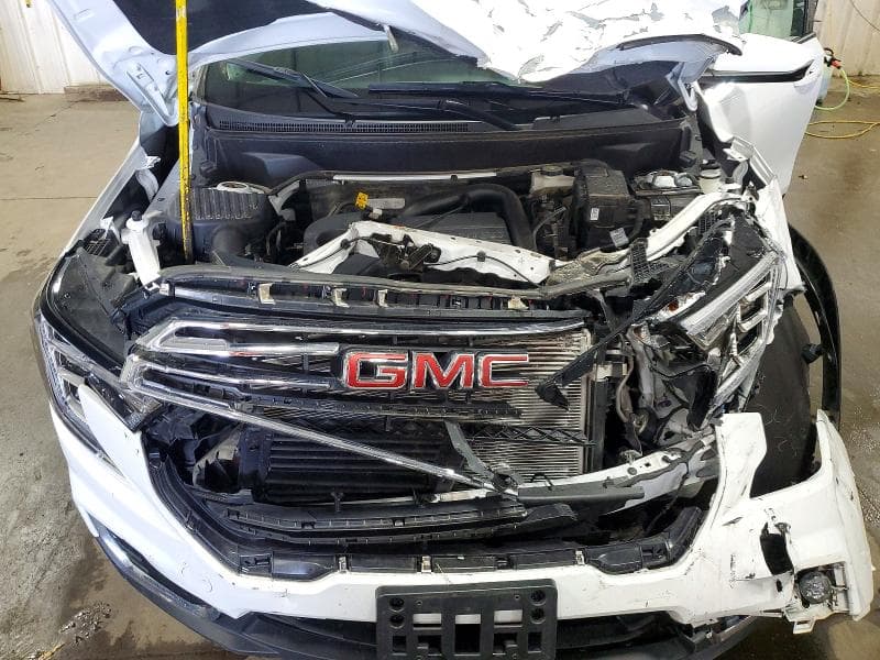 2024 GMC TERRAIN SLT 11