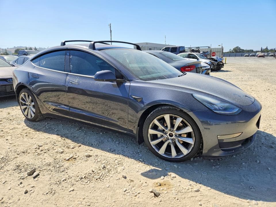 2018 TESLA MODEL 3 4