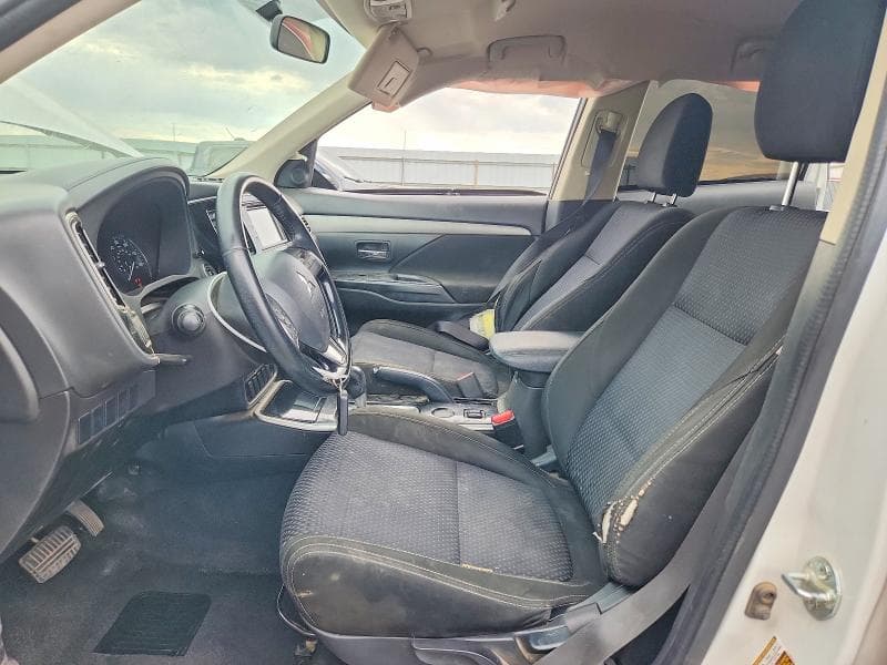 2017 MITSUBISHI OUTLANDER SE/SEL 7
