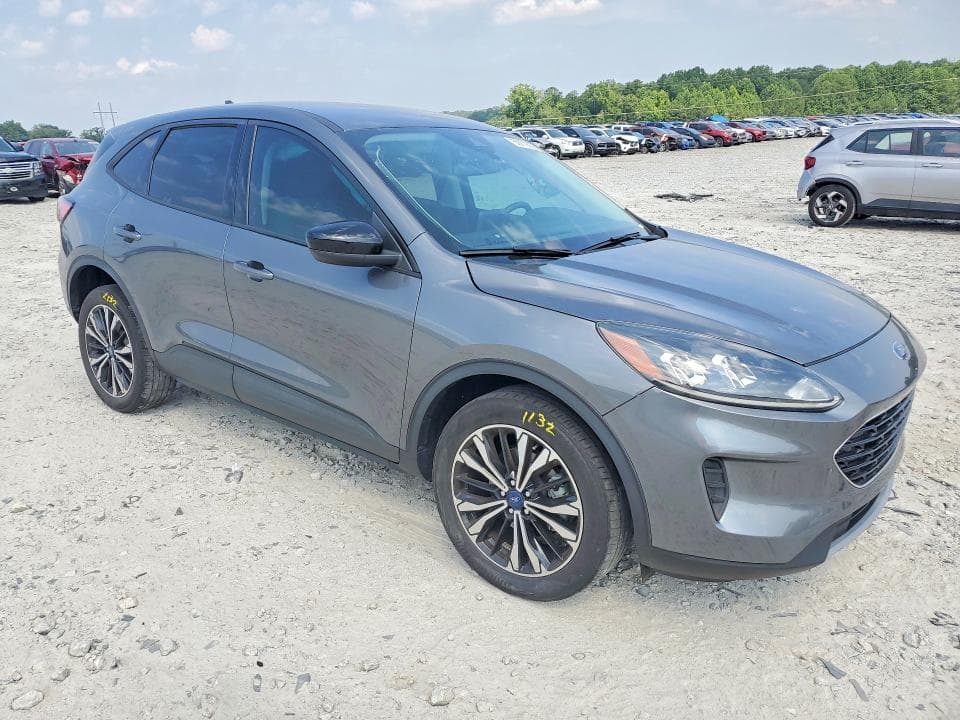 2022 FORD ESCAPE SE 4